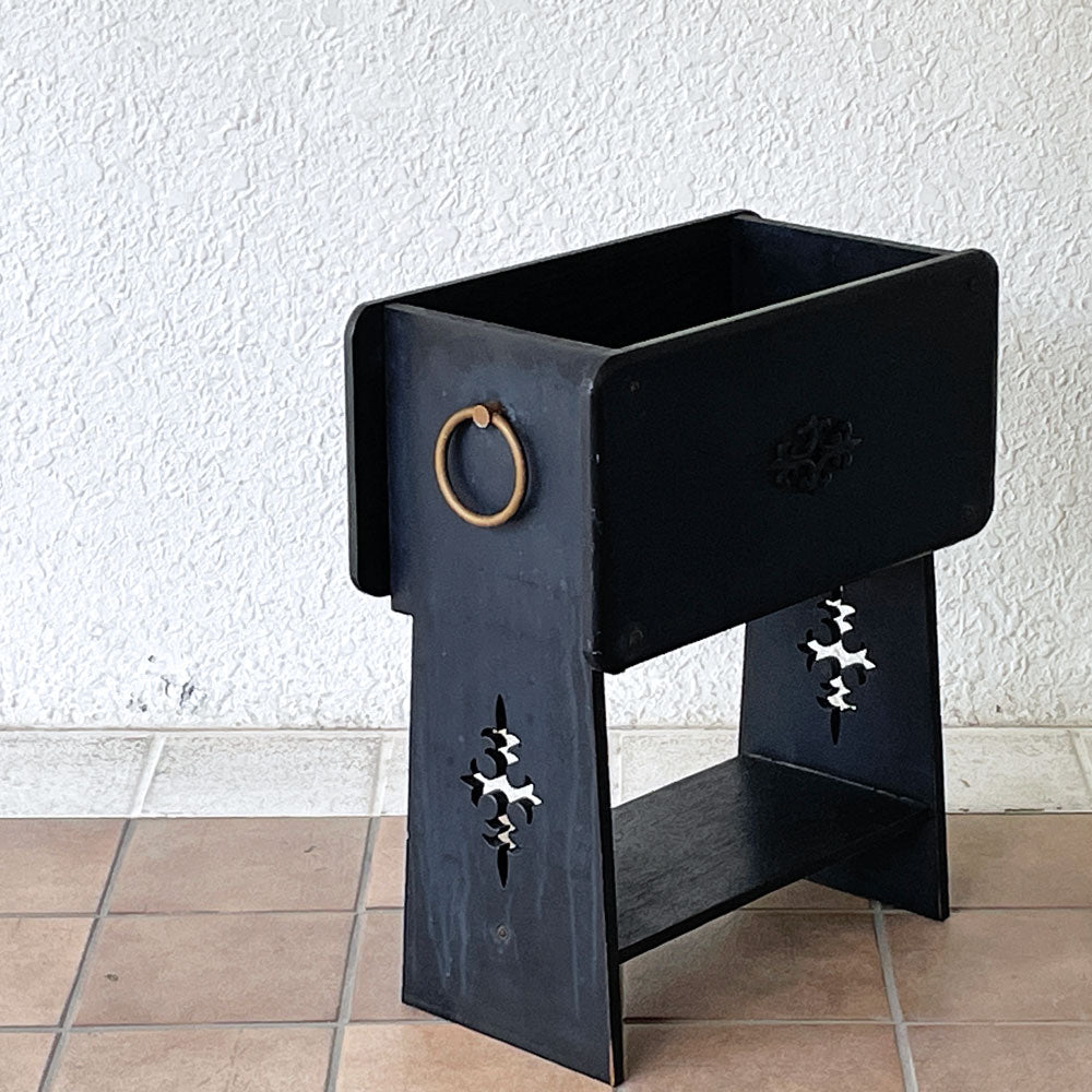 【用賀店】ジャパンビンテージ Japan Vintage マガジンラック プランタースタンド ブラック 取っ手付き 昭和レトロ 和家具 買取させていただきました。