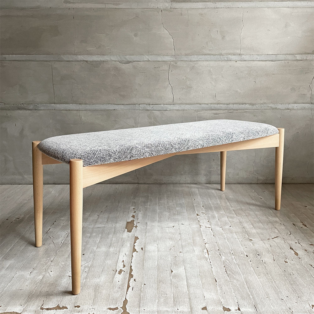 【学芸大学店】秋田木工 Akimoku リュッケ LYKKE ダイニングベンチ ファブリック ブラッシュ5 グレー系 ブナ材 ナチュラルモダン IDC大塚家具 定価￥42,900- ♪ 買取させていただきました。
