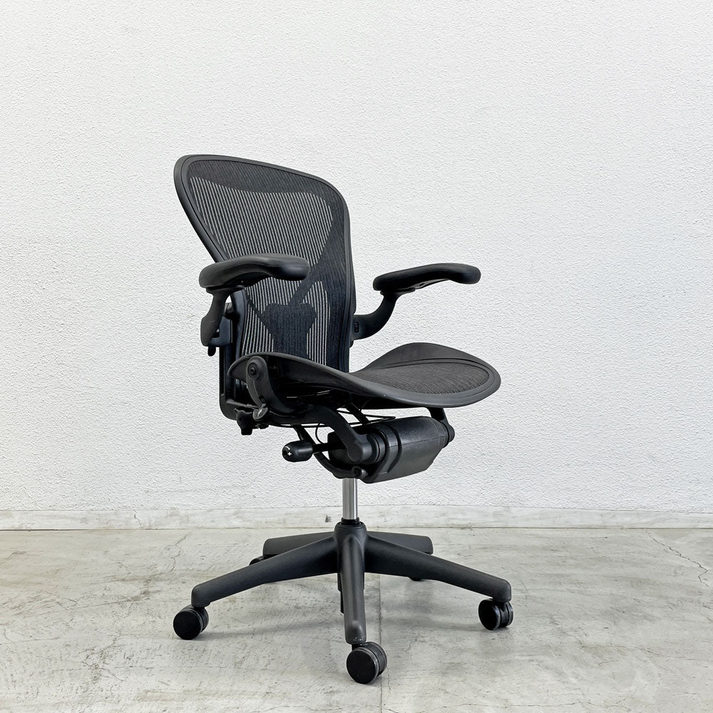 【登戸BASE EC店】ハーマンミラー Herman Miller アーロンチェア クラシック Bサイズ ポスチャーフィット フル装備 グラファイトベース 買取させていただきました。