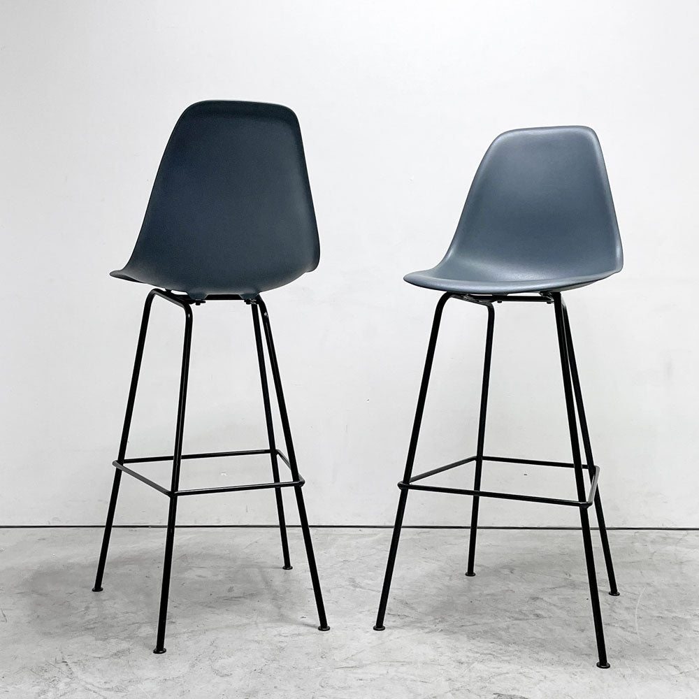 【祖師ヶ谷大蔵店】ハーマンミラー Herman Miller イームズプラスチックシェルスツール バーハイトスツール H115.5cm ポリプロピレン製 チャコール ミッドセンチュリー 廃番カラー 計2脚 買取させていただきました。
