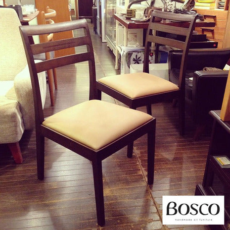 グッドデザインのBOSCOのダイニングチェアがロープライスでお手元に。。。 BOSCO(ボスコ) "レザーシート × ウッドフレーム ダイニングチェア