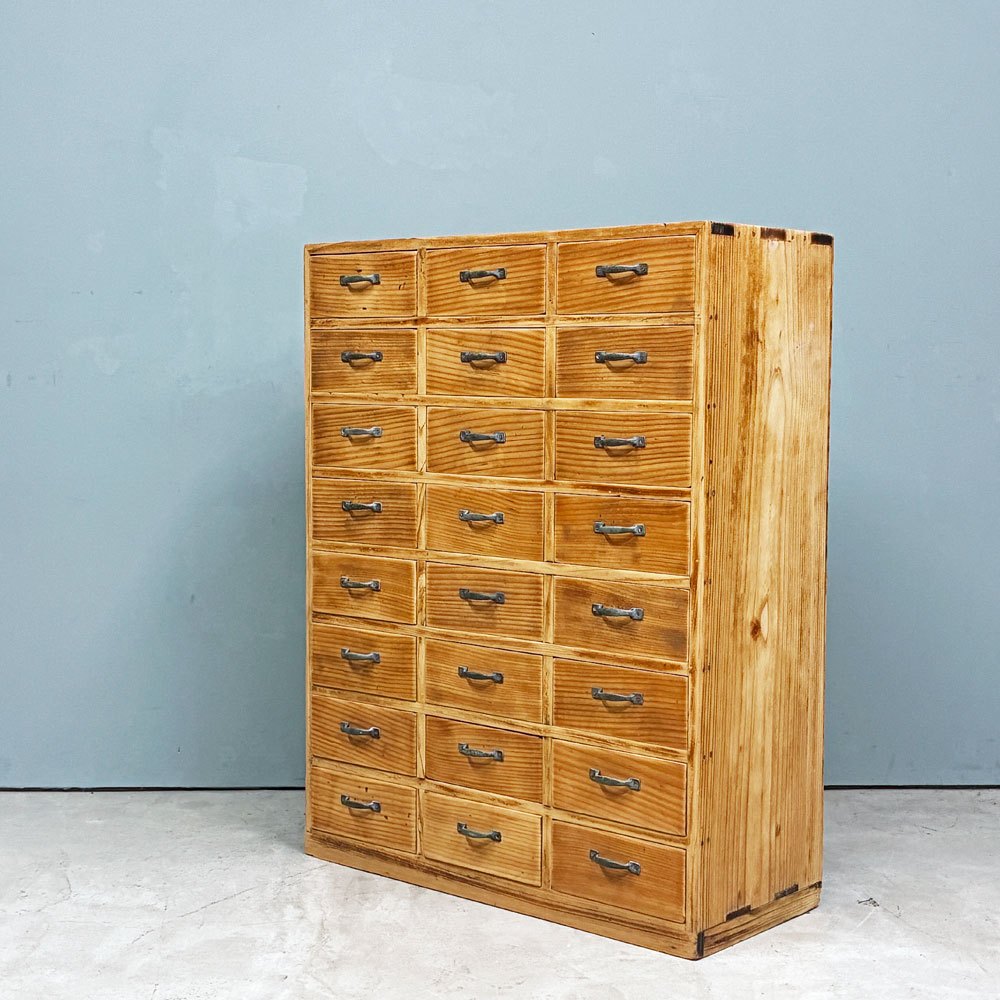 【経堂店】ジャパンビンテージ Japan Vintage 杉材の古い引き出し24杯 整理箪笥 古道具 買取させていただきました。