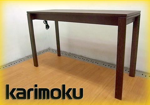 現代のライフスタイルにも適したシックな色合いのナチュラルモダンファニチャー！ karimoku （ カリモク ） オーク材 『 デスク ／ 学習机 』 モカブラウン  【出張買取＆販売＆レンタル】