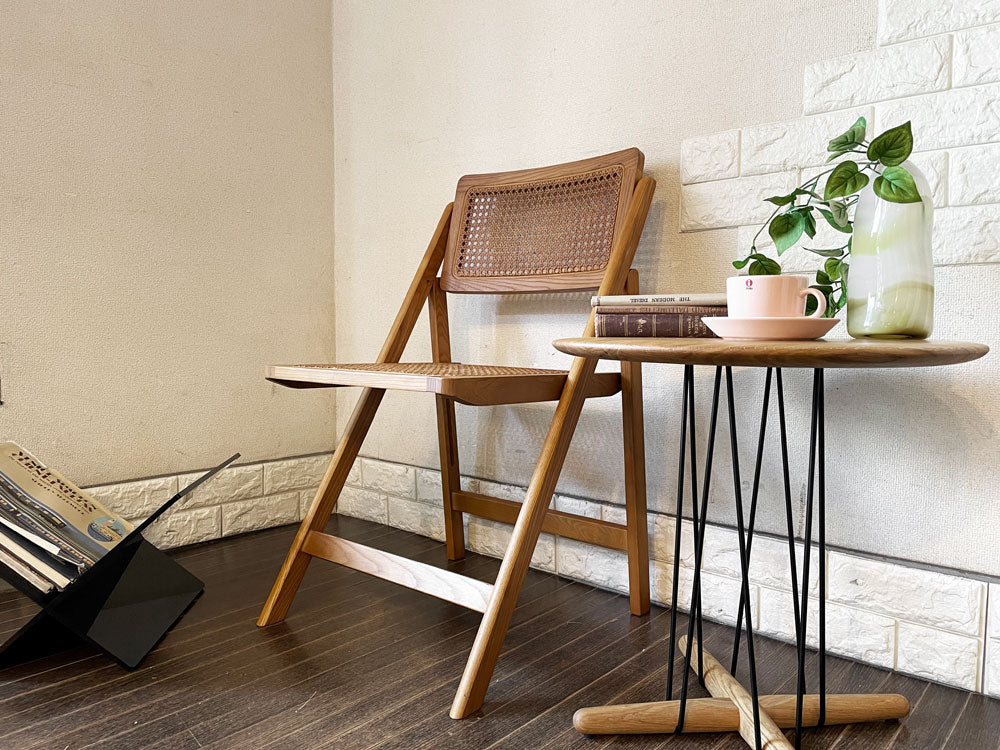 カールハンセン＆サン Carl Hansen & Son エンブレイス E021 Embrace ラウンジテーブル サイドテーブル オーク材 EOOS 北欧家具 ～宙に浮かぶように～