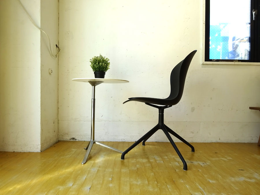 ボーコンセプト BoConcept アデレード ADELAIDE チェア スウィベルチェア 回転ベース ～ かっこかわいいモダンデザインチェア