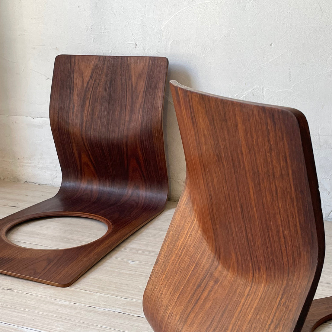 【下北沢店】天童木工 TENDO 座椅子 ローチェア ビンテージ ローズウッド スタッキング仕様 藤森健次 プライウッド 和モダン 計2脚 買取させていただきました。