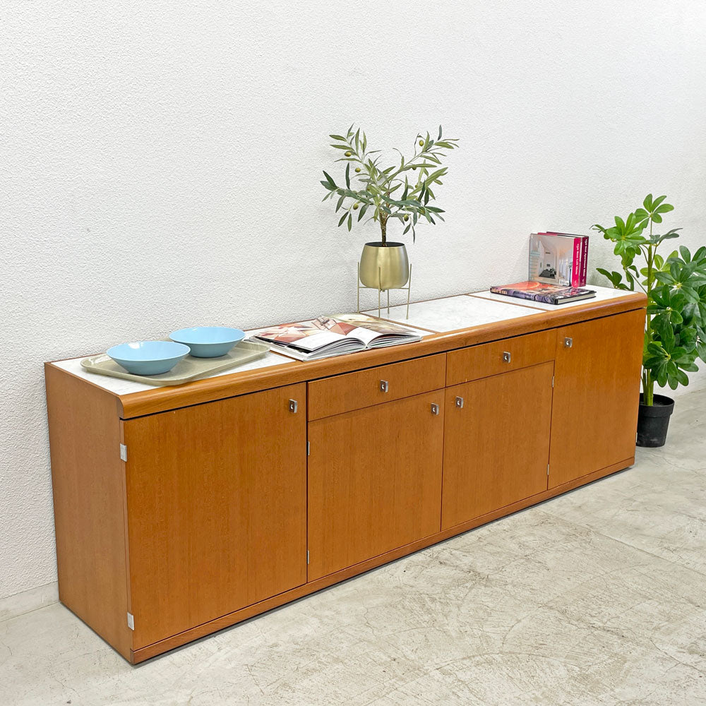 ジャパンビンテージ チーク材 マーブルトップ サイドボード キッチンカウンターキャビネット W224cm ～チーク材のサイドボードに大理石を取り入れた高級感とレトロさのある佇まい。～