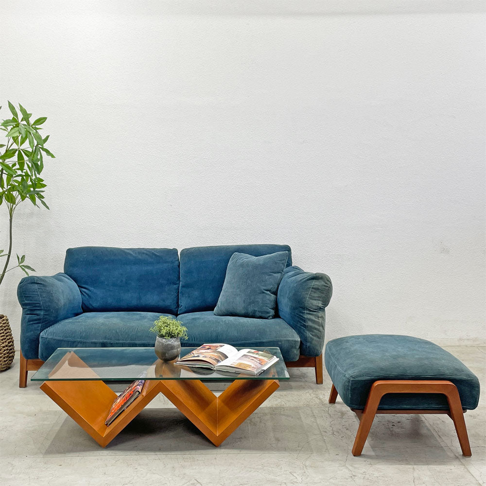 冨士ファニチア FUJI FURNITURE ナギ Nagi 3シーターソファ W196cm + オットマンスツール ウォールナット材 定価合計約565,000円以上～波が穏やかになるような静謐な空間～