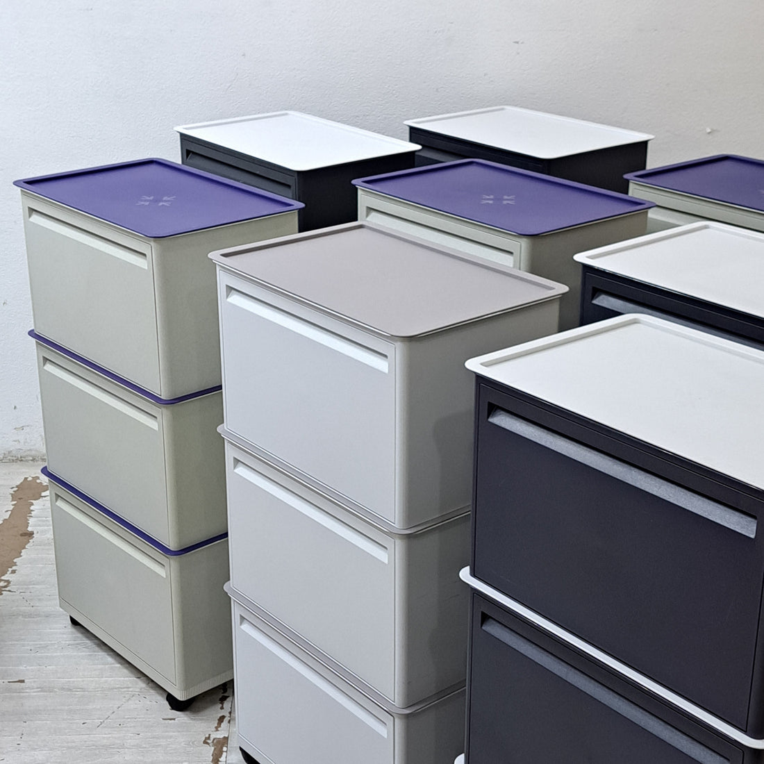 【祖師ヶ谷大蔵店】タッパーウェア Tupperware マルチオーガナイザー ワイド 3段 ドロップダウンドア キャスター付き 買取させていただきました。