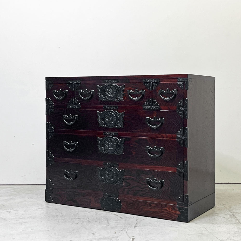 【祖師ヶ谷大蔵店】岩谷堂箪笥 整理箪笥 4段6杯 チェスト 欅材 南部鉄器金具 桐紋様 伝統工芸 民芸家具 和家具 買取させていただきました。