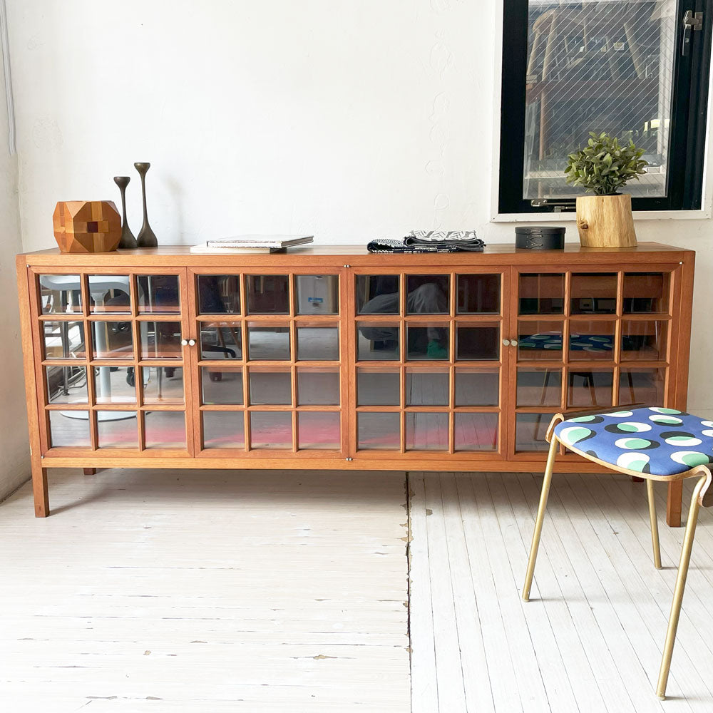 ジャパンビンテージ Japan Vintage チーク材 サイドボード ガラスキャビネット 格子ガラス～品格のあるサイドボード～