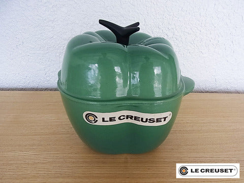 日本未入荷の希少カラー！ピーマンのかたちをした非常にレアなルクルーゼ廃盤品☆ 　ルクルーゼ ココットピーマン ジェイド 廃盤 未使用 レア品　【買取と販売とレンタルのお店】