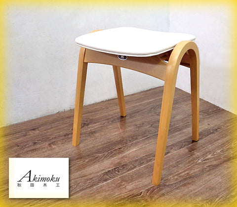 Akimoku / 秋田木工 名作チェア 展示・美品 『 スツール No.202（ 剣持スツール ） 』 ホワイト&ナチュラル ～ GOOD DESIGN賞受賞！ ジャパニーズモダンな名作スツール ～ 入荷！！