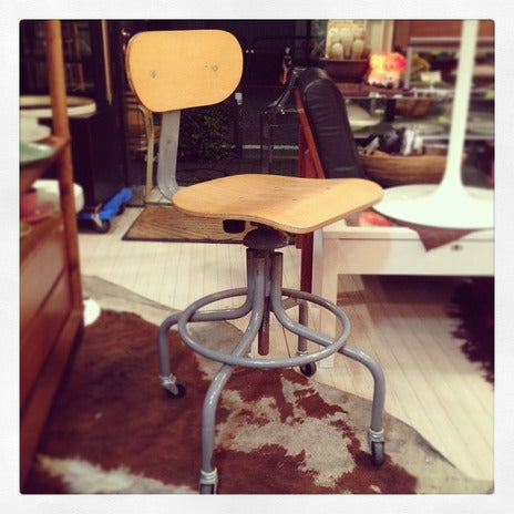 ★インダストリアルインテリアのマストアイテム！♪USA Drafting Chair ☆ドラフティングチェア【買取＆販売＆レンタル】
