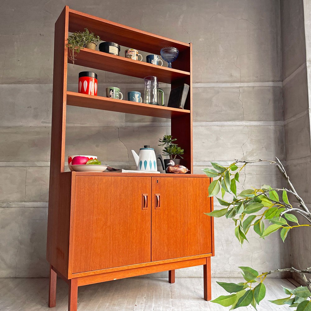 ロイヤルボード Royal Board社 チーク材 オープンシェルフ ブックシェルフ キャビネット 飾り棚 収納棚 北欧家具 スウェーデン ビンテージ ～ほっと一息つく"ちょうど良い"一台～