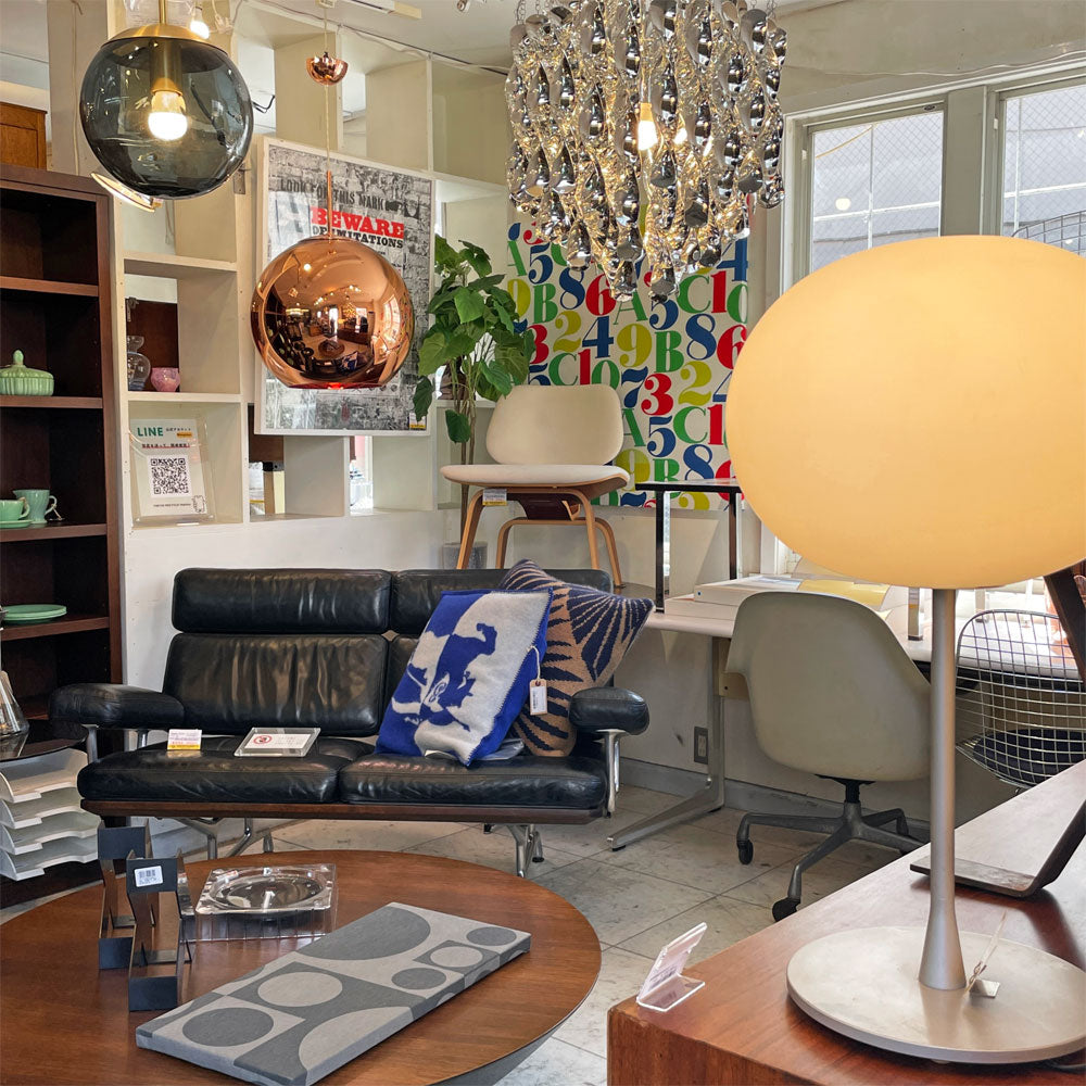 祖師ヶ谷大蔵店 今月の店内紹介 ～ミッドセンチュリーデザインの家具と過ごす日常～