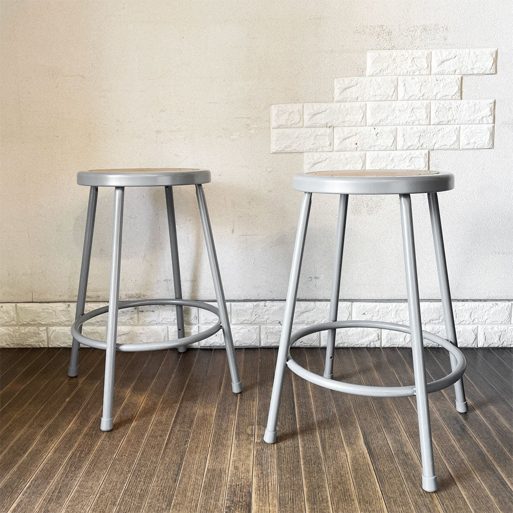 【経堂店】パシフィックファニチャーサービス Pacific Furniture Service P.F.S. ラボスツール LAB STOOL ハイスツール Mサイズ H61cm USビンテージスタイル 定価￥14,300- 計2脚 買取させていただきました。