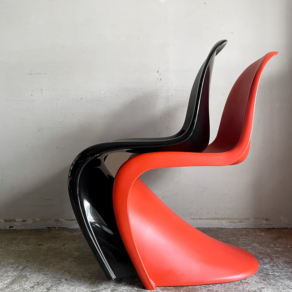 ヴィトラ vitra パントンチェア Panton Chair オレンジ 廃盤カラー & クラシック ブラック FRP製 ヴェルナー・パントン ミッドセンチュリー スペースエイジ ~色彩と曲線が生んだ革命~