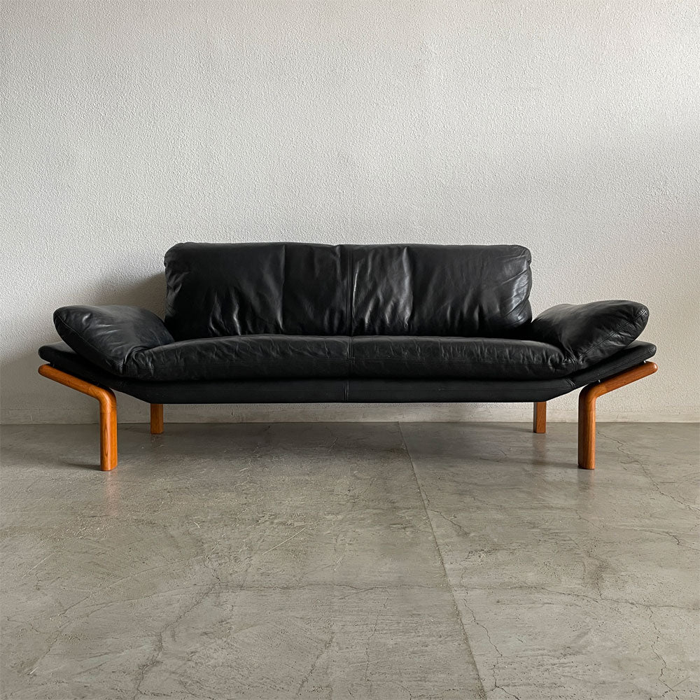【登戸BASE店】コンフォート モーベルファブリック Komfort Mobelfabrik 3人掛け ソファ 本革張り×チーク無垢材 Juul Kristensen 北欧ビンテージ デンマーク 北欧モダン 買取させていただきました。