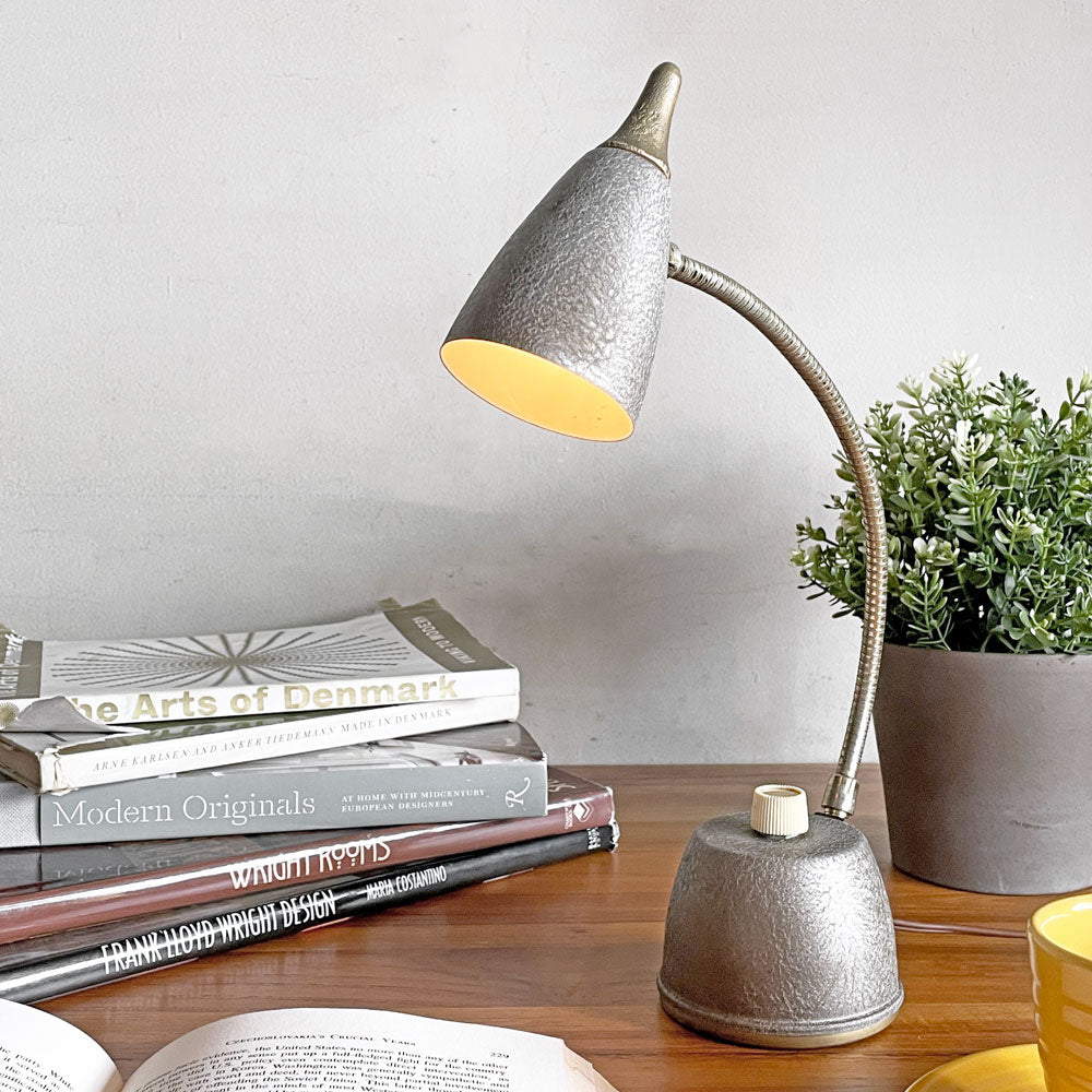 イーグル EAGLE トライライト Tri-Lite デスクランプ 卓上照明 コーン型シェード ハンマートーン塗装 調光機能付き 1960～1970年代 USビンテージ アメリカ ミッドセンチュリーモダン ～ 長く使える、歴史の刻まれた道具 ～