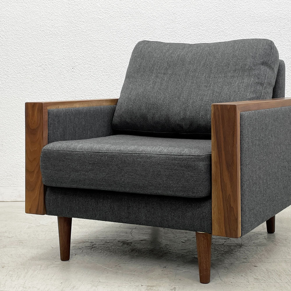 スウィッチ SWITCH コバ Coba 1Pソファ 1シーター ウッドアーム フェザークッション ウォールナット無垢材 ファブリック ヘリンボーン グレーカラー ～ コーヒーを片手に ～