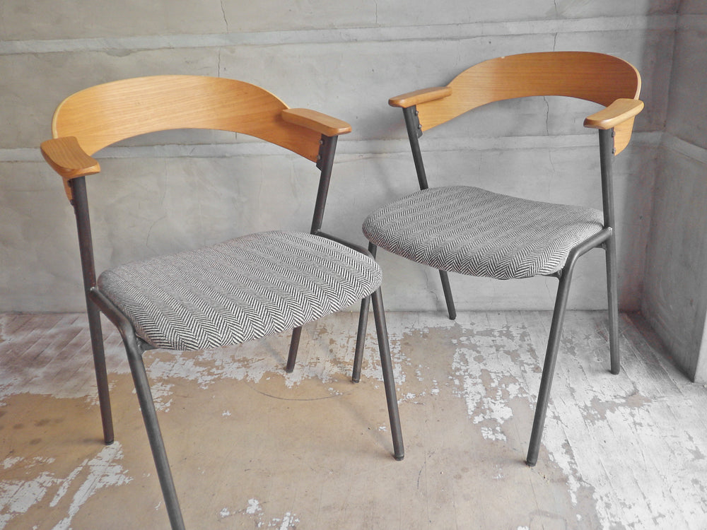 アデペシュ a.depeche ダニス danis ダイニングチェア ショートアーム チャコールグレー アッシュ材 定価: \29,150- 2脚 中古品 買い取りしました。