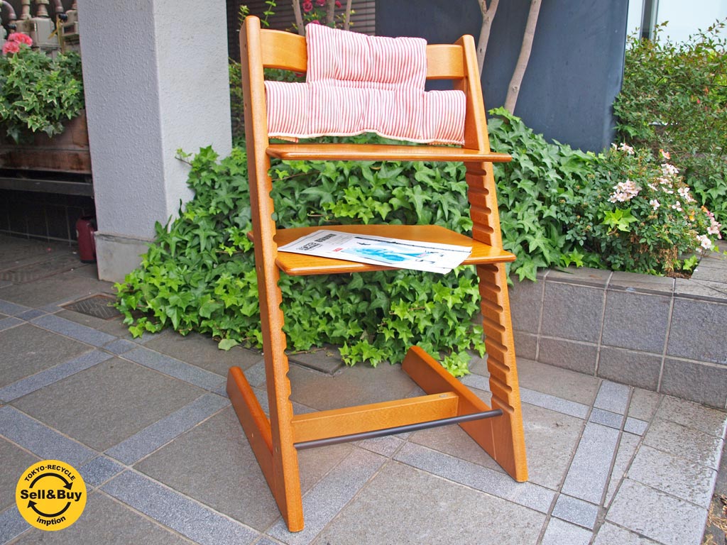 ストッケ STOKKE トリップトラップ 新型 チェリー ベビーチェア クッション・取説付き 中古品 買い取りしました。下北沢店 出張買取もお任せ下さい。