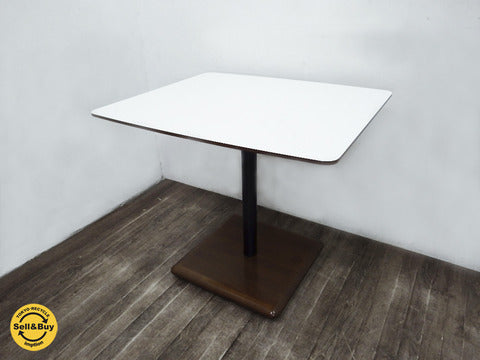 即完売必至・展示美品！ カリモク60+ / ロクマルプラス 『 カフェテーブル 』 ～ 国内トップクラス老舗家具メーカーkarimokuのDNAを継承するロングライフデザイン ～