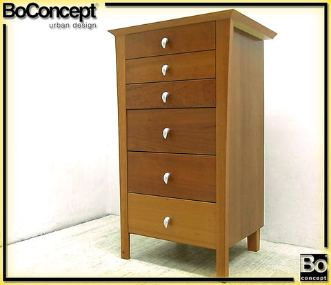 ～伝統と革新的アーバンダニッシュデザインを確立した小粋な装い～ Bo Concept （ ボーコンセプト ）  遊び心溢れた廃盤シリーズ TRANSIT 『 6段 スリムチェスト （ チェリー ） 』 入荷！
