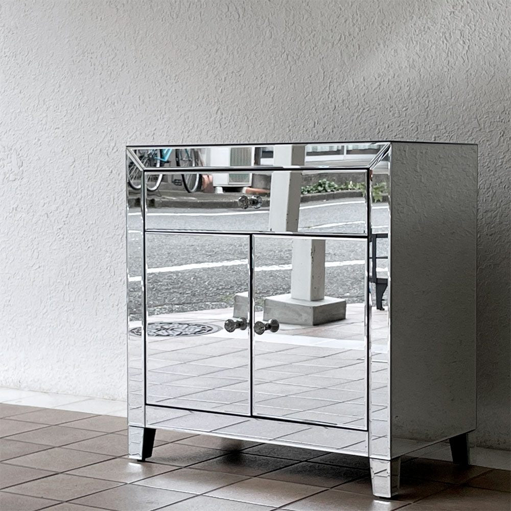 【用賀店】カレ KARE ラグジュアリー キャビネット 2Doors 1Drawer ミラー張り ドイツ 廃番 定価104,500円 買取させていただきました。