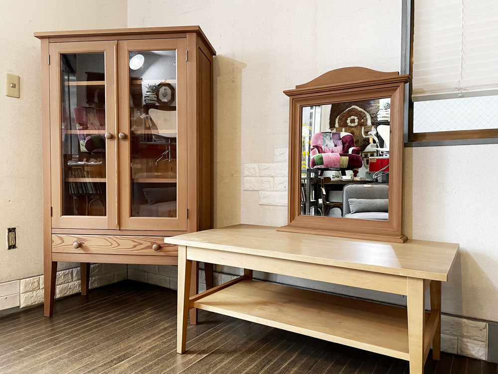 北の住まい設計社 KITANOSUMAISEKKEISHA パイン材 ガラスキャビネット & ミラー & メープル材 ベーシックソファーテーブル 国産 旭川家具 計3点  中古品  買い取りしました。