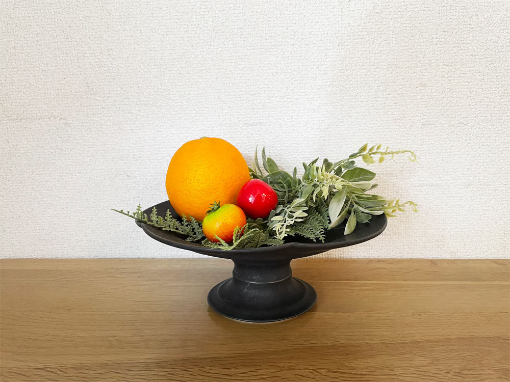 東一仁 Kazuhito Azuma ブラックコンポート 脚付皿 高台 黒釉 Φ21cm 京都 現代作家  中古品  買い取りしました。
