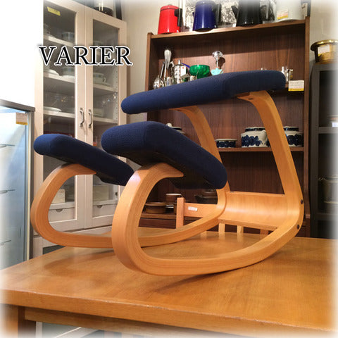 ◎経堂店　バランスチェアの原点を紹介します ～ Varier / ヴァリエール by STOKKE Variable Balance Chair  / ヴァリアブル バランス チェア ノルウェー【買取と販売とレンタルのお店】