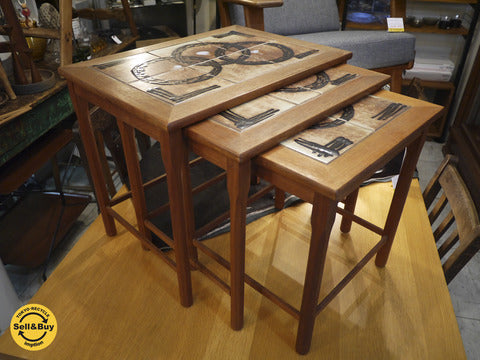 北欧 デンマーク TOFTEN チーク材 タイルトップ ネストテーブル	～随所に手仕事の美しさを感じるテーブル～【買取と販売とレンタルのお店】