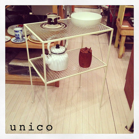 現代アレンジされたレトロ感★unico(ウニコ)”SARAH シリーズ　ガラス2段シェルフ（廃番品）♪【買取＆販売＆レンタル】