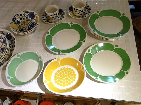 日曜日に咲いた幻の花～アラビア　サンヌンタイ　オーバルボウル＆プレート　希少グリーン色