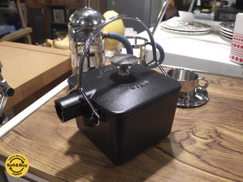 ストウブ / STAUB 廃盤希少品 スクエア ティーポット～美食家たちのスタンダード ストウブの四角いティーポット～【買取と販売とレンタルのお店】