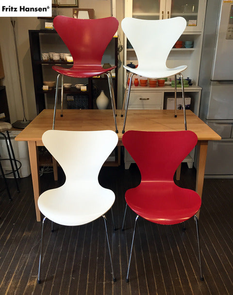 フリッツハンセン Fritz Hansen セブンチェア ホワイト & オピウムレッド アルネ・ヤコブセン デザイン ～ いつまでも色褪せることのない名作チェア。 【買取と販売とレンタルのお店】