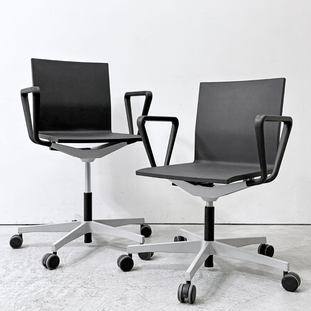 【祖師ヶ谷大蔵店】ヴィトラ vitra ゼロフォー 04. スタジオチェア デスクチェア アームレスト付 ブラック マールテン・ヴァン・セーヴェレン 昇降機能 買取させていただきました。