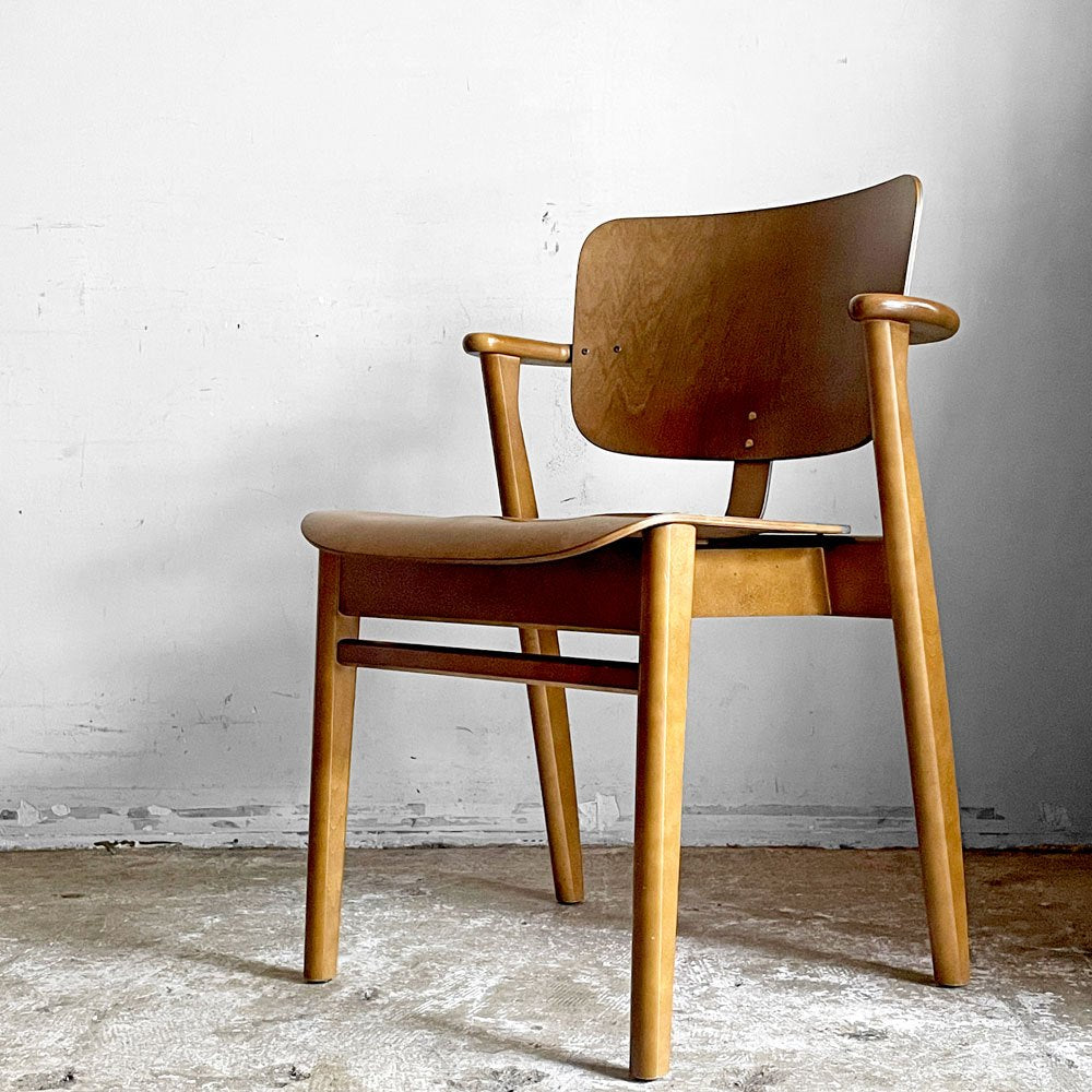 【自由が丘店】アルテック artek ドムスチェア Domus Chair ダイニングチェア ハーフアーム バーチ材 ウォールナットステイン スコープ SCOPE別注 イルマリ・タピオヴァーラ 北欧 フィンランド 定価￥128,700- 買取させていただきました。