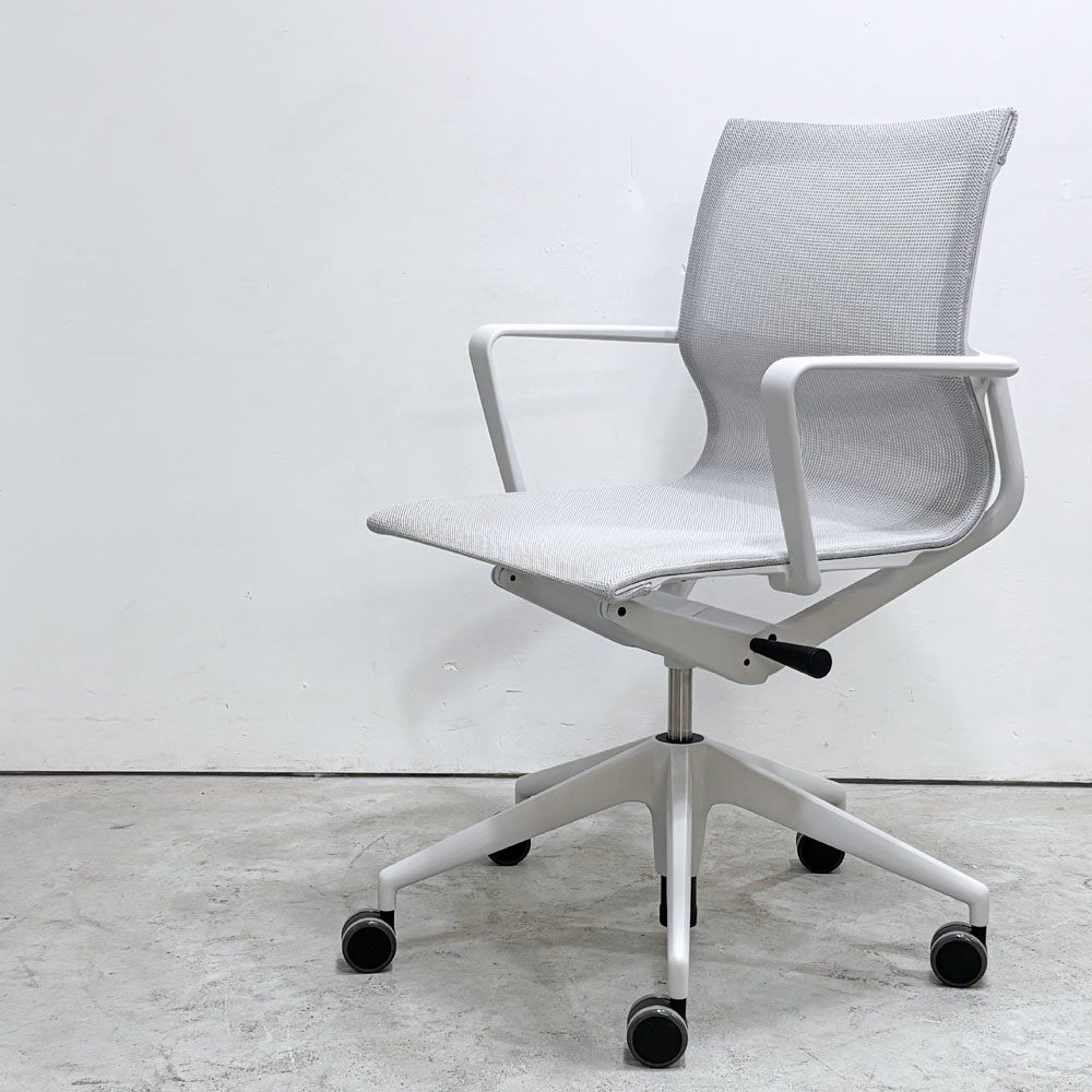 【祖師ヶ谷大蔵店】ヴィトラ Vitra フィジックス Physix デスクチェア オフィスチェア アルベルト・メダ シルバーグレー×ソフトグレー キャスターベース 昇降機能 リクライニング 2022年製 買取させていただきました。