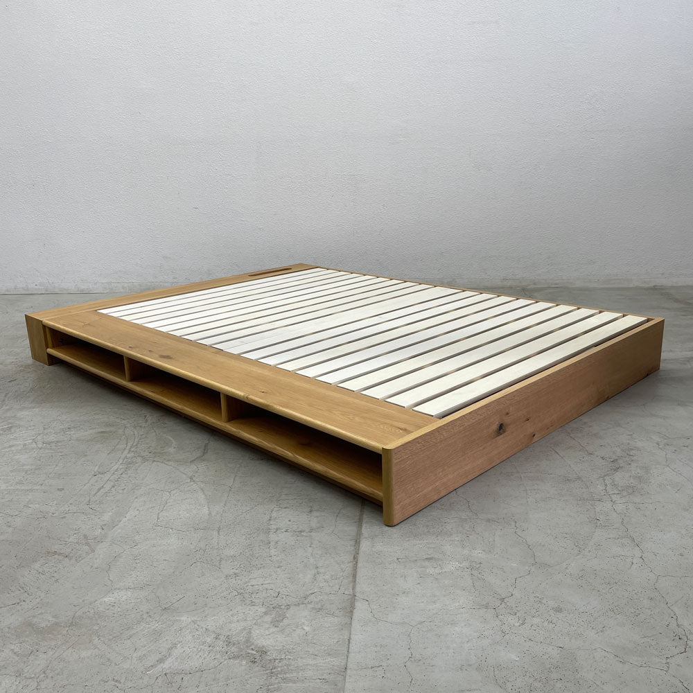 【登戸BASE店】インルーム InRoom 関家具 トリシア TRICIA ダブル ベッド フレーム スノコタイプ 1605×2136 オーク材 スライドカバー付きコンセント2口付属 無垢節有楢材 ナチュラル系 状態良好 ￥129,800の品 買取させていただきました。