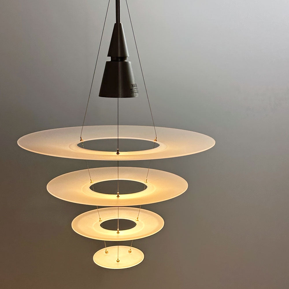 【祖師ヶ谷大蔵店】ルイスポールセン louis poulsen エニグマ Enigma 425 ペンダントライト ホワイト 内山章一 デンマーク 北欧照明 買取させていただきました。