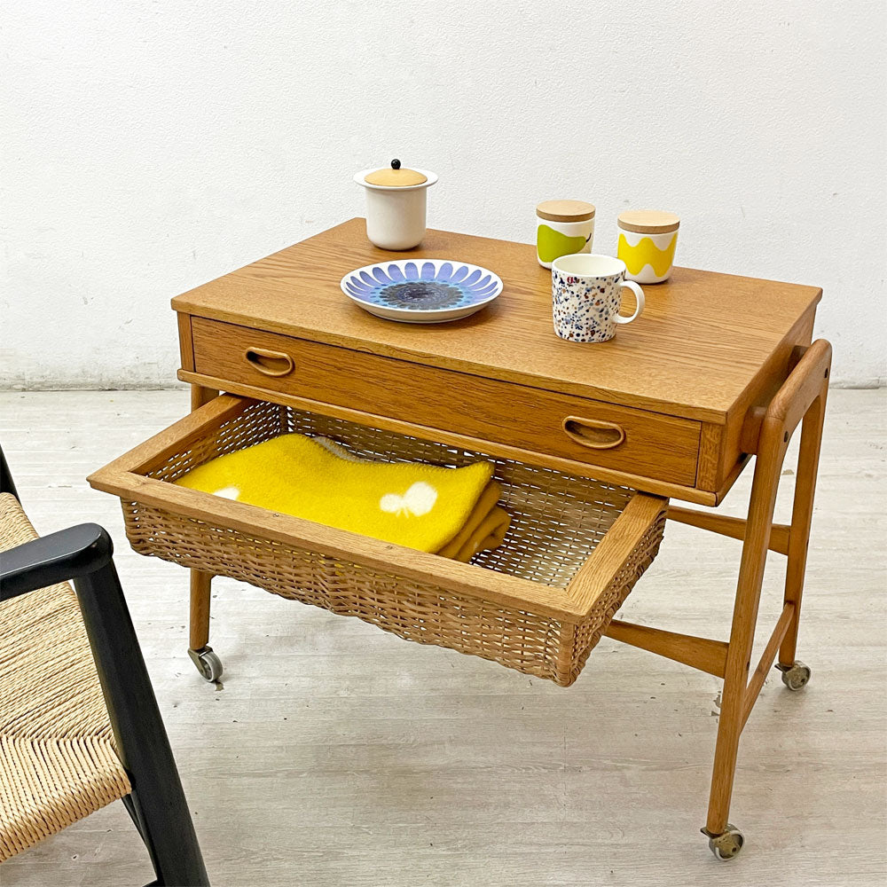デンマークビンテージ Danish Vintage ソーイングテーブル サイドテーブル オーク材ラタンバスケット キャスター付き 北欧家具  ～自分にあった愛で方で