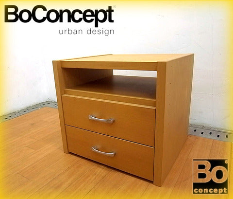 ～伝統と革新的アーバンダニッシュデザインを確立した小粋な装い～ デンマーク Bo Concept （ ボーコンセプト ）  ナチュラルモダンな 『 サイドテーブル 』  【買取＆販売＆レンタル】