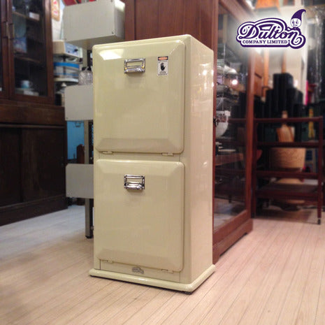 サイズもウェイトもアメリカンスタイル★ダルトン社のダストボックス ダブルデッカー アイボリーカラー【買取＆販売＆レンタル】