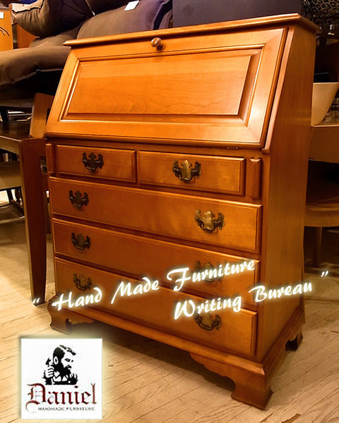 素敵なクラシック空間を彩るトラディショナル家具入荷してます♪ 横浜ダニエル ライティングビューロー A-301 樺桜材 【買取＆販売＆レンタル】