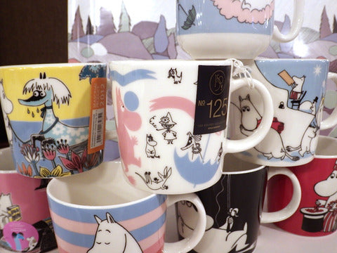 アラビア　ムーミンマグ　ストックマン150周年限定を含む、廃番8点が入荷 ～ フィンランドの妖精で飲む温かいコーヒーはまた格別かも？