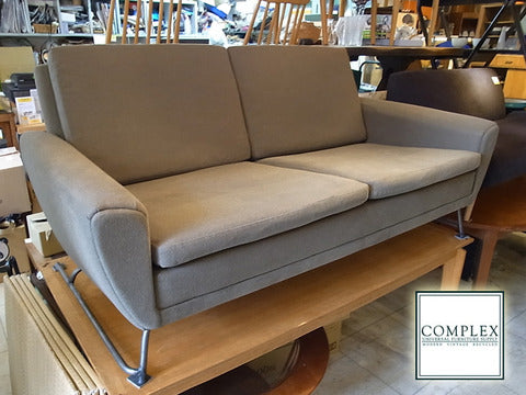 ～再入荷しました！～ COMPLEX UNIVERSAL FURNITURE SUPPLY 『 BUFFALO SOFA 2SEATER 』グレー　【買取と販売とレンタルのお店】