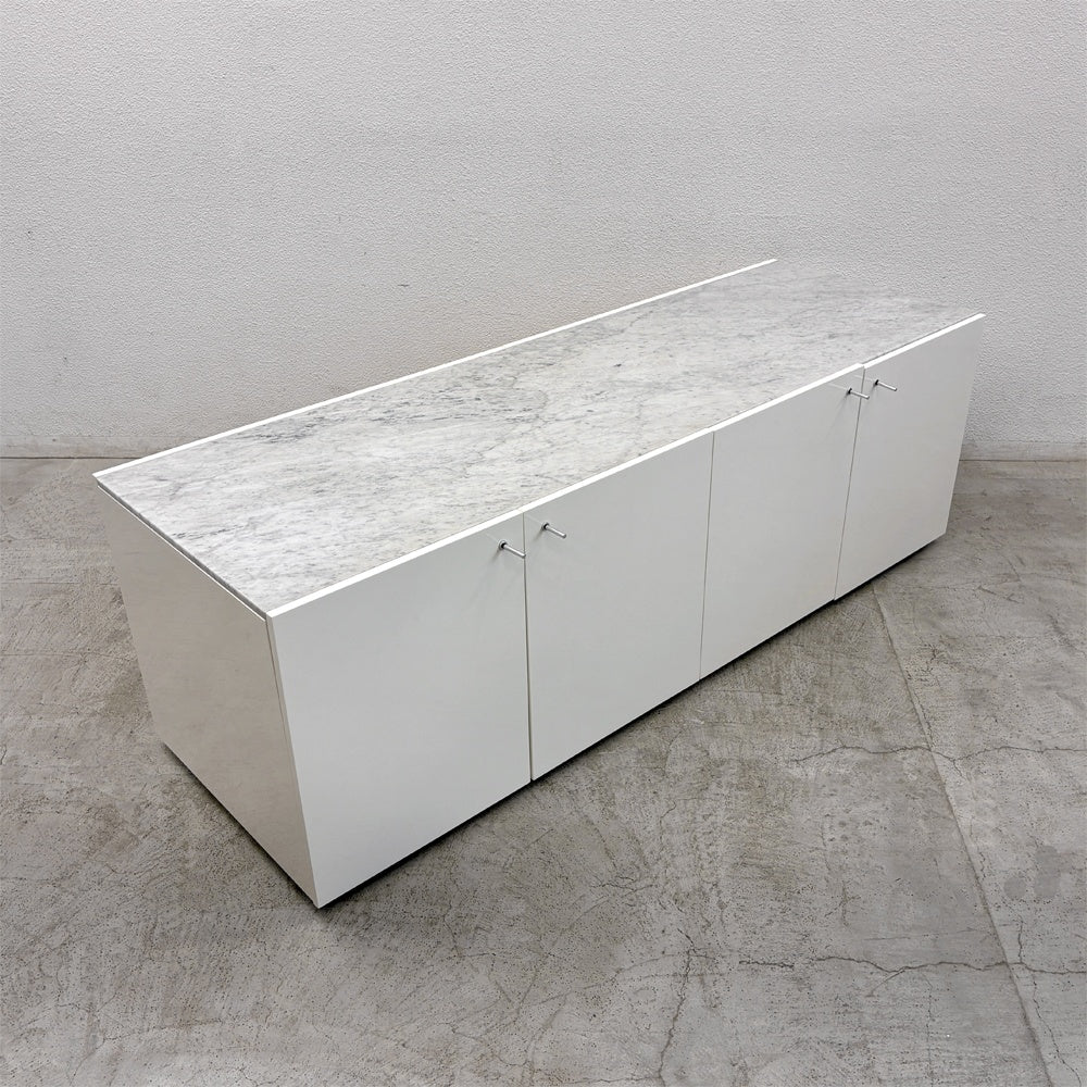 【登戸BASE店】カッシーナ ・ イクスシー Cassina IXC. #256 フラット キャビネット FLAT Cabinet 4枚扉 サイドボード TYPE-E 大理石天板 × グロッシーホワイト ピエロ・リッソーニ デザイン 参考上代 約84万円の品 買取させていただきました。